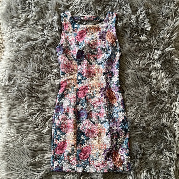 Floral dress - Picture 1 of 5